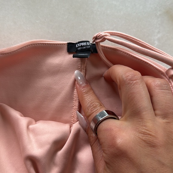 Express Pink Ruched Women's Top - Picture 4 of 4